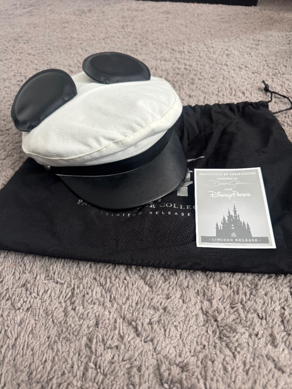 Jungle cruise designer collection captain hat NWT limited release